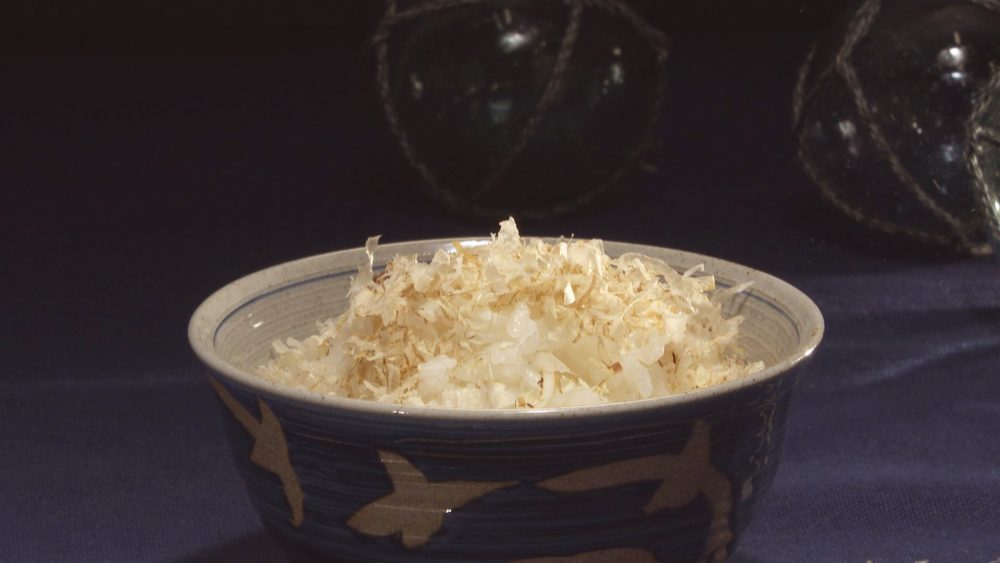 静岡・薄さ0.01mm！？ふわふわ「いわし削り」