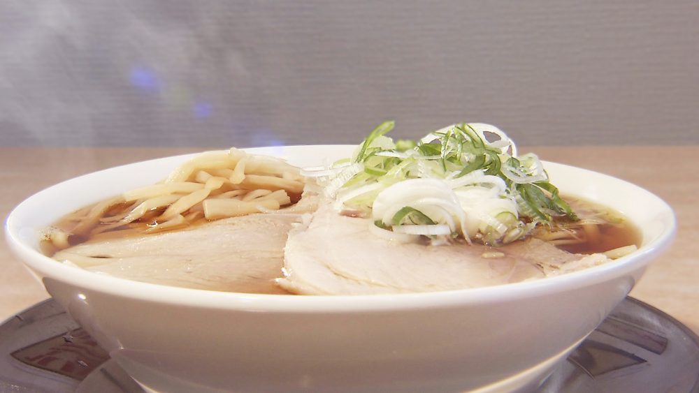 魚だしの上品な甘みと太麺の存在感が印象的「津軽中華」