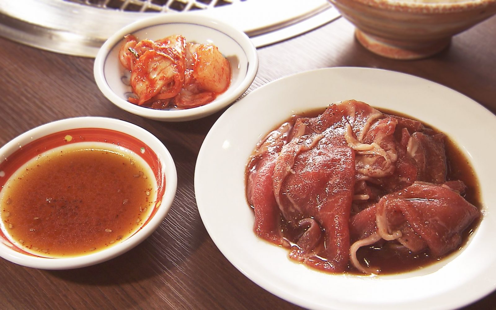 湯処・大鰐で長く愛される焼き肉店の「牛バラ定食」