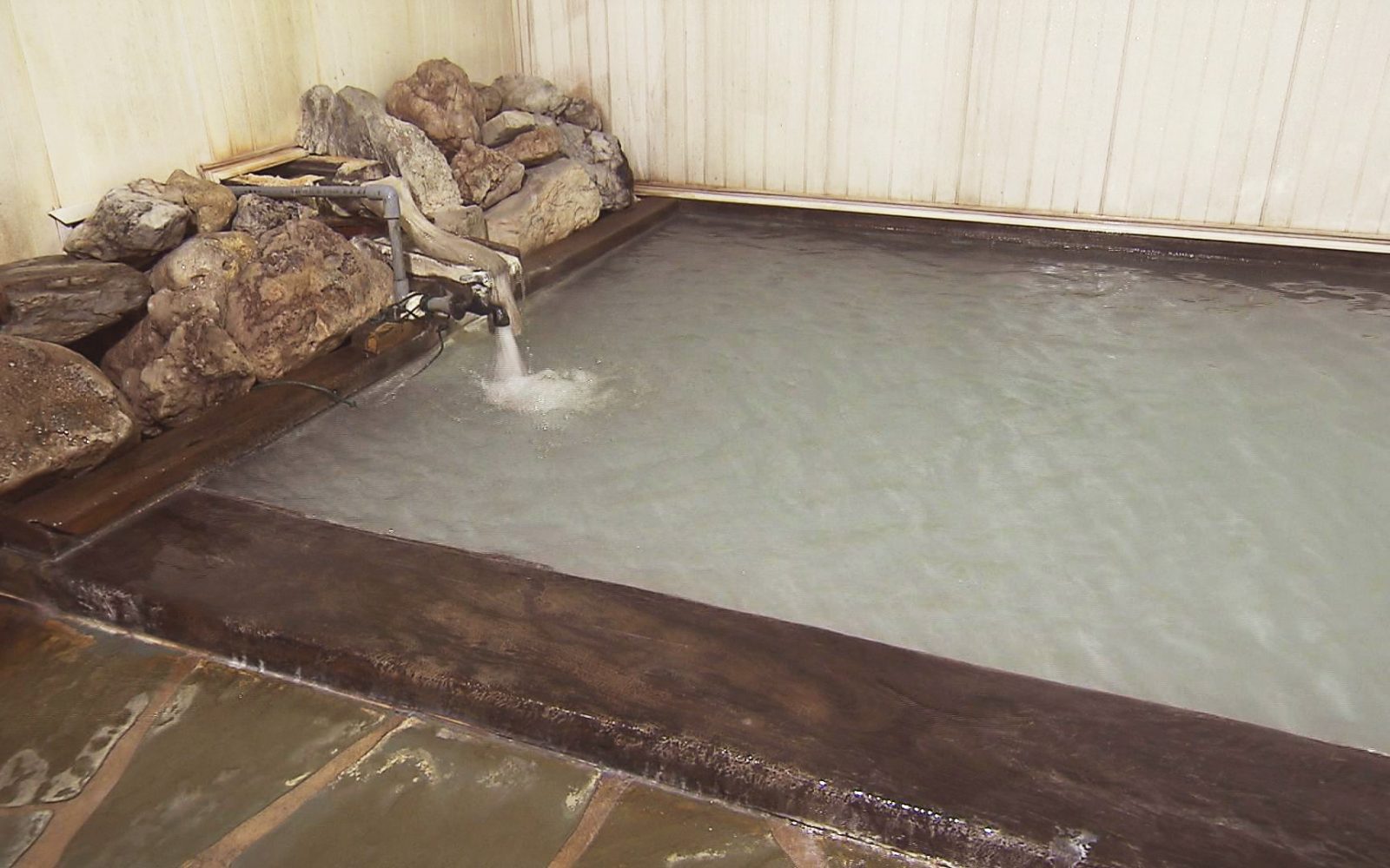 サウナ気分も楽しめる！下風呂温泉・坪田旅館