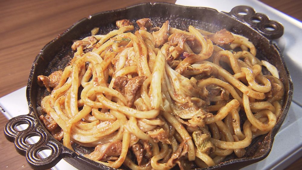 旨味の詰まったタレと絡めて