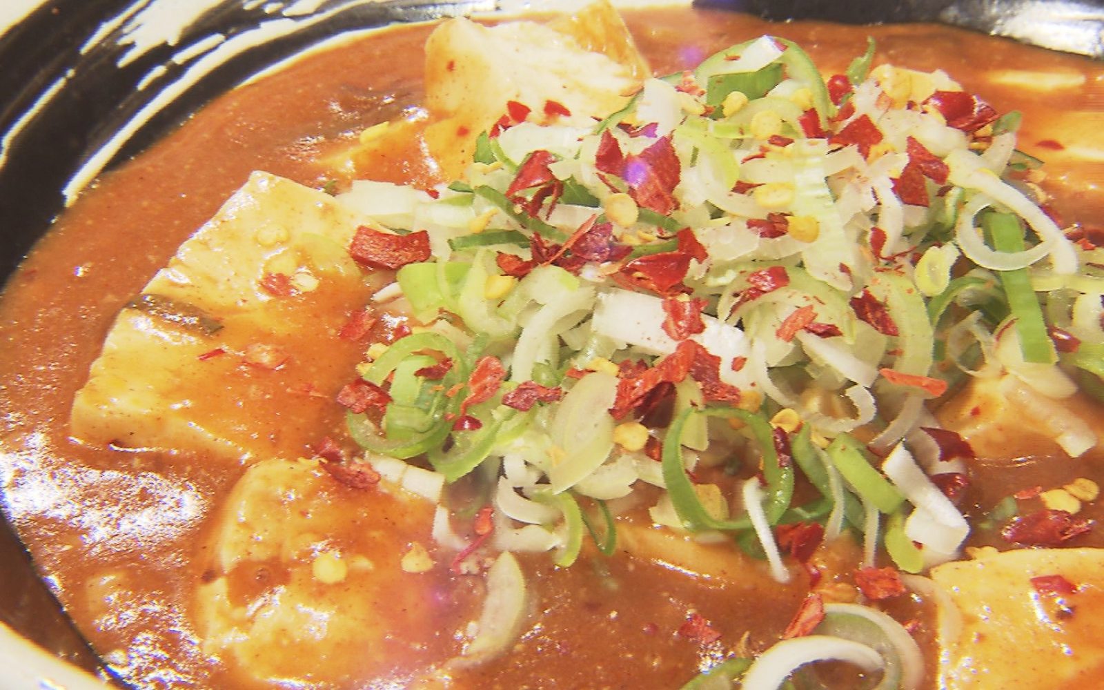 ピリッとした辛さに麻婆の旨味が！「麻婆ラーメン汁なし」