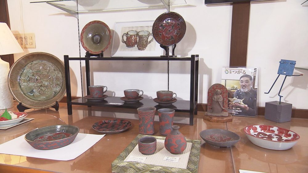 縄文土器の模様のお皿やカップ