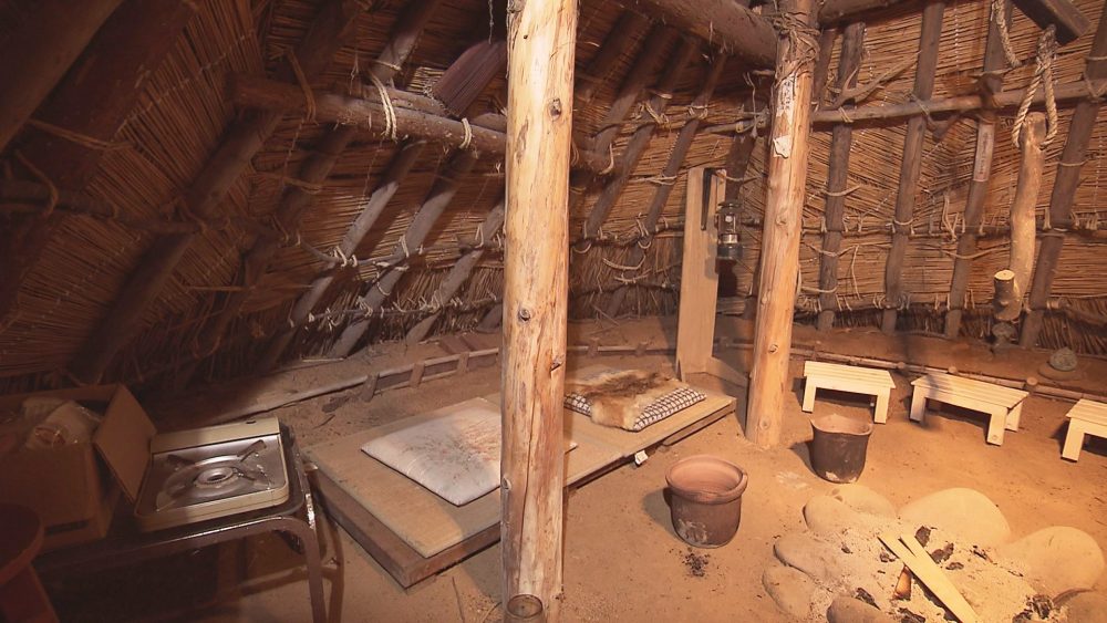 縄文住居風の場も