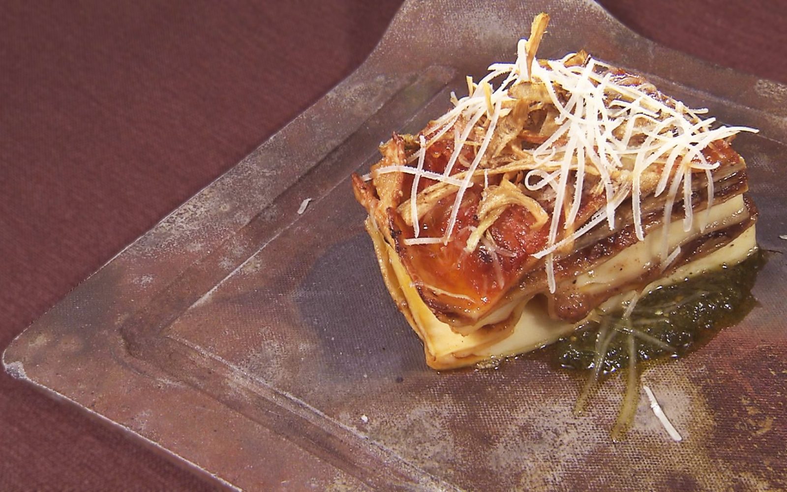 希少な牛肉を使った絶品ラザニア＆心も温まる八戸ブイヤベース