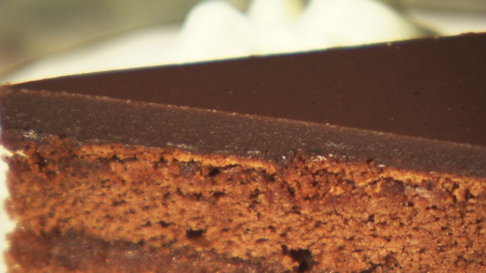 艶やかでシャリ感のあるチョコレート