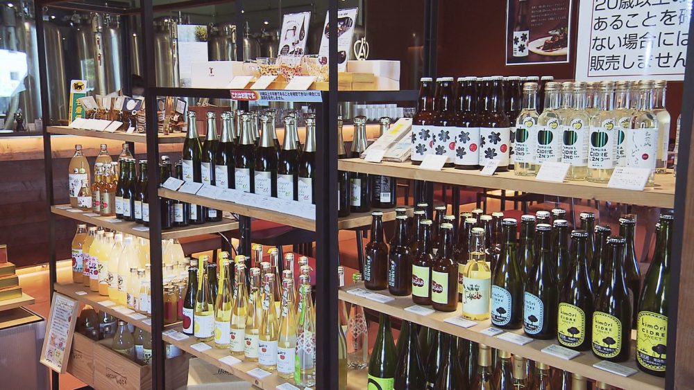 同じ棟内には「弘前れんが倉庫美術館」グッズなどを販売するショップも