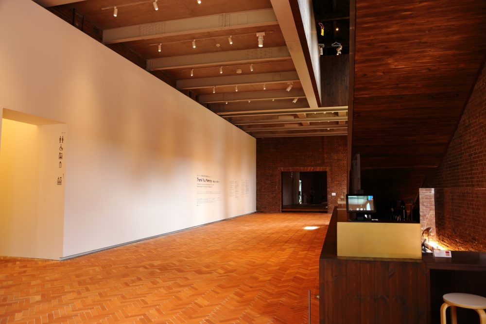 明るく迎え入れてくれるエントランス