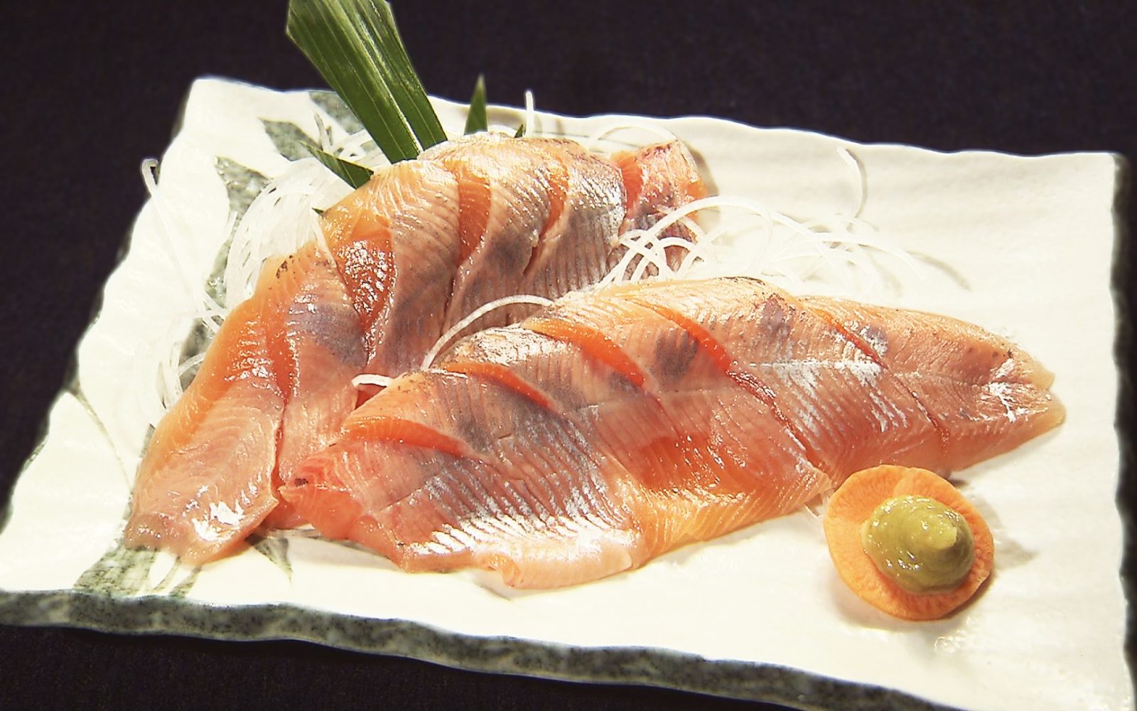 ご主人は現役漁師！十和田湖の恵みを味わえる人気店