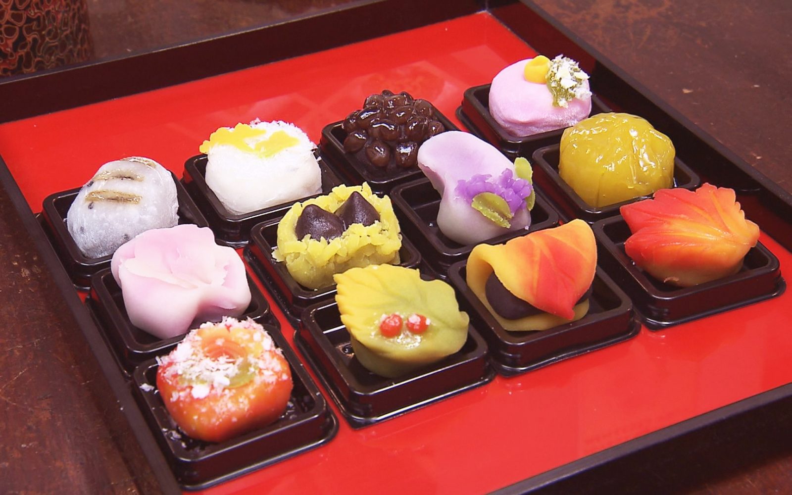 １００種類以上！見た目にも美しい和菓子＆洋菓子