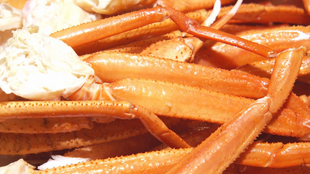 ブッフェではズワイガニや