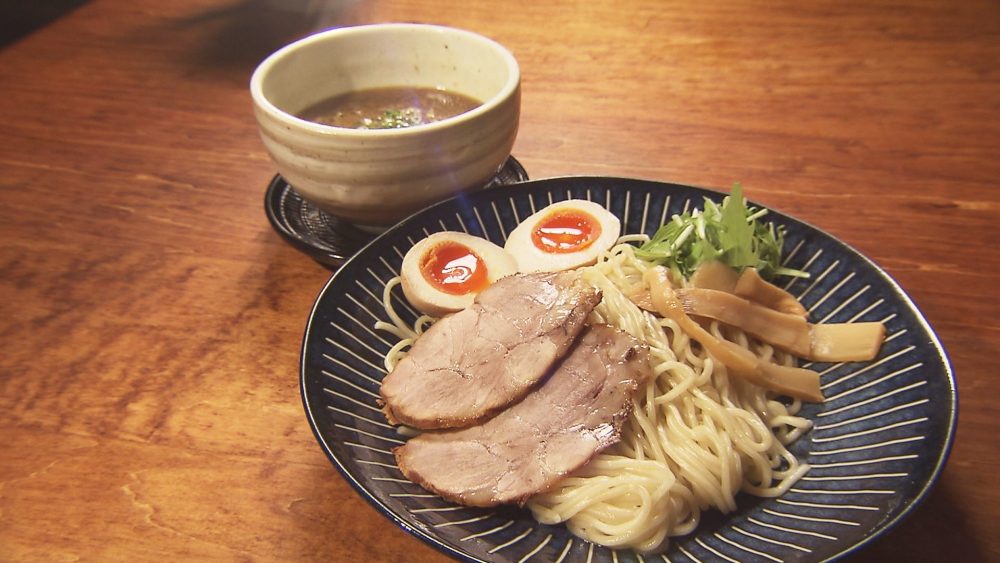 津軽煮干し・九州とんこつを合わせたハイブリットな一杯