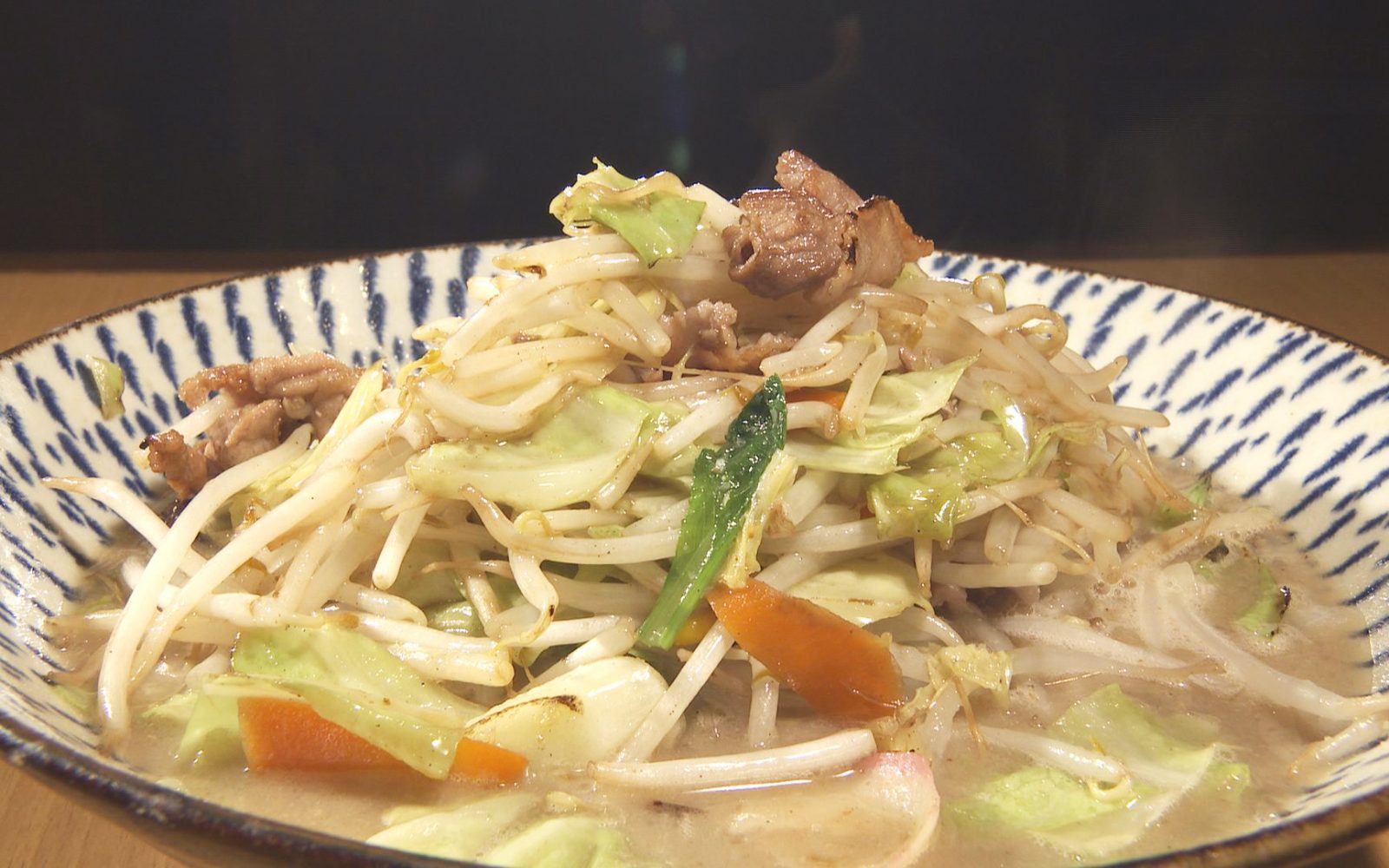 濃厚ながらもさっぱり！野菜の旨味「濃厚青森タンメン」