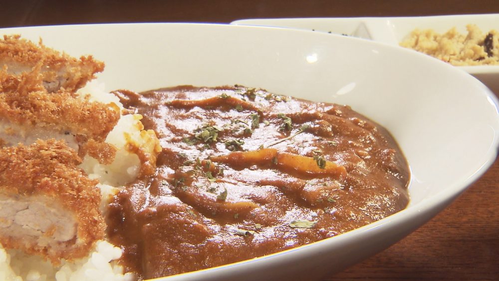 自家配合のスパイス香るポークカレー