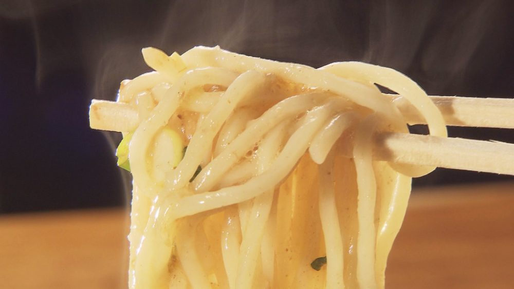 小麦の風味がかんじられる自家製麺