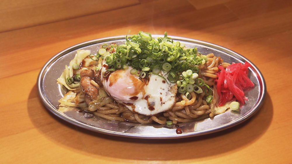 生やきそば　目玉焼きトッピング