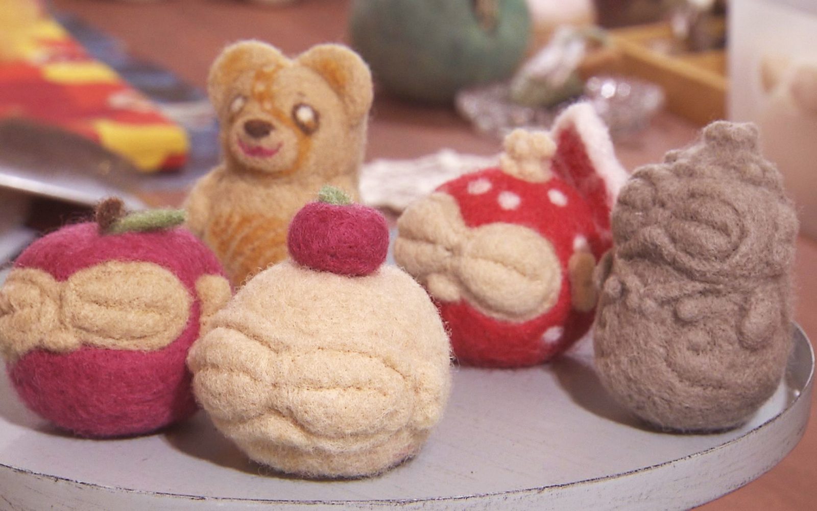 羊毛フェルトを使ったかわいらしいハンドメイド商品