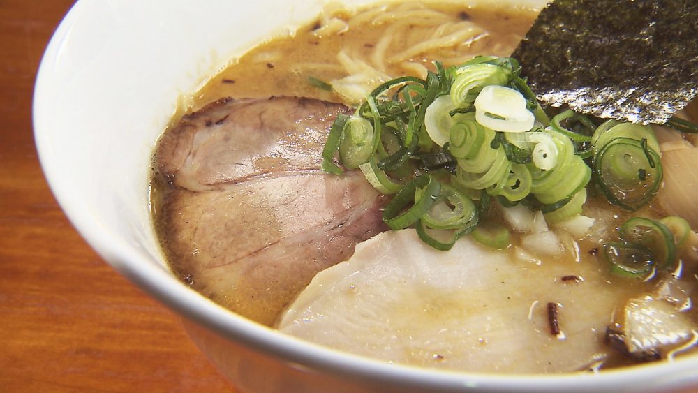 煮干しだしと鶏白湯が見事に融合「鶏白湯醤油ラーメン」
