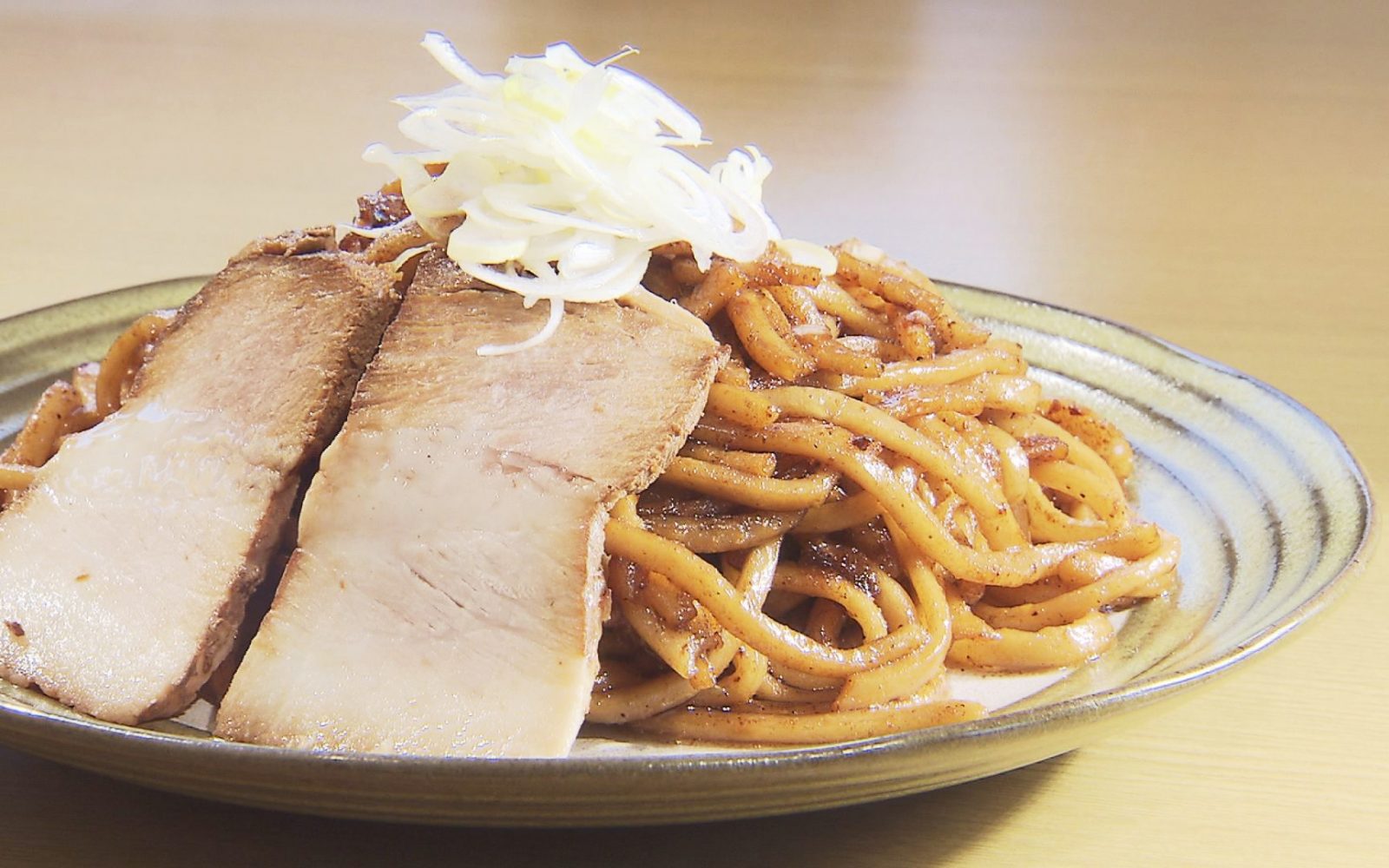 新青森グルメ⁉50食限定「煮干し醤油焼きそば」