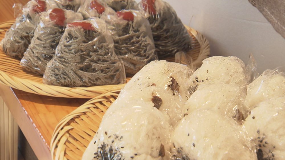 一緒におにぎりも