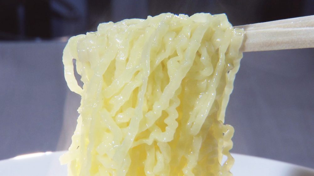 特注の超ちぢれ麺