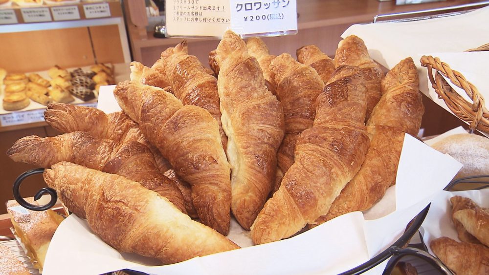 舘鼻岸壁朝市名物！行列ができるクロワッサン