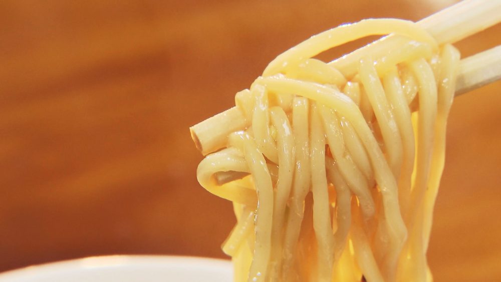 中細のストレート麺