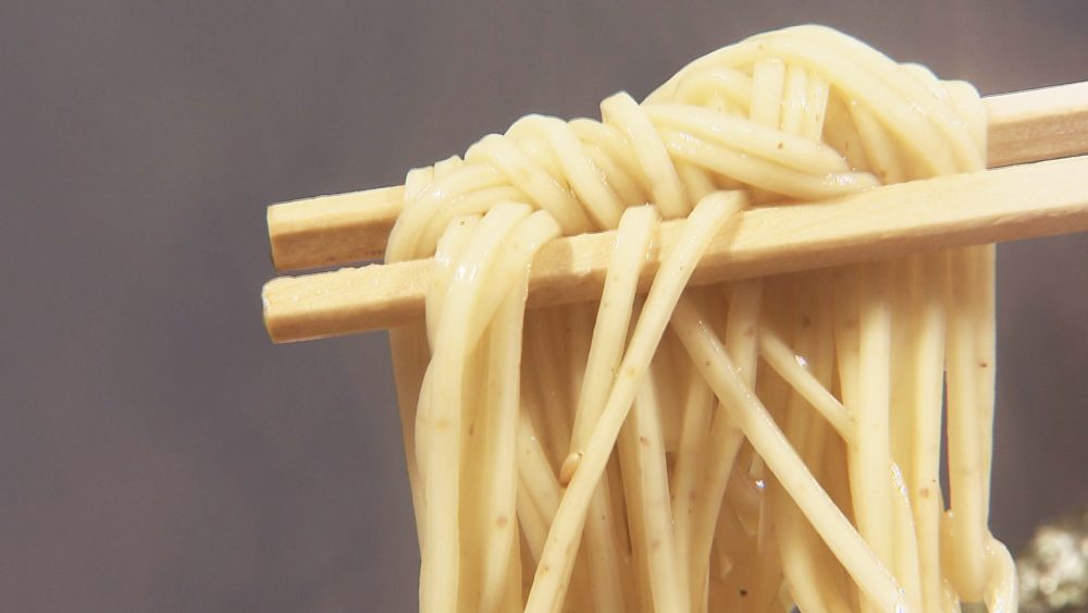 全粒粉の細ストレート麺