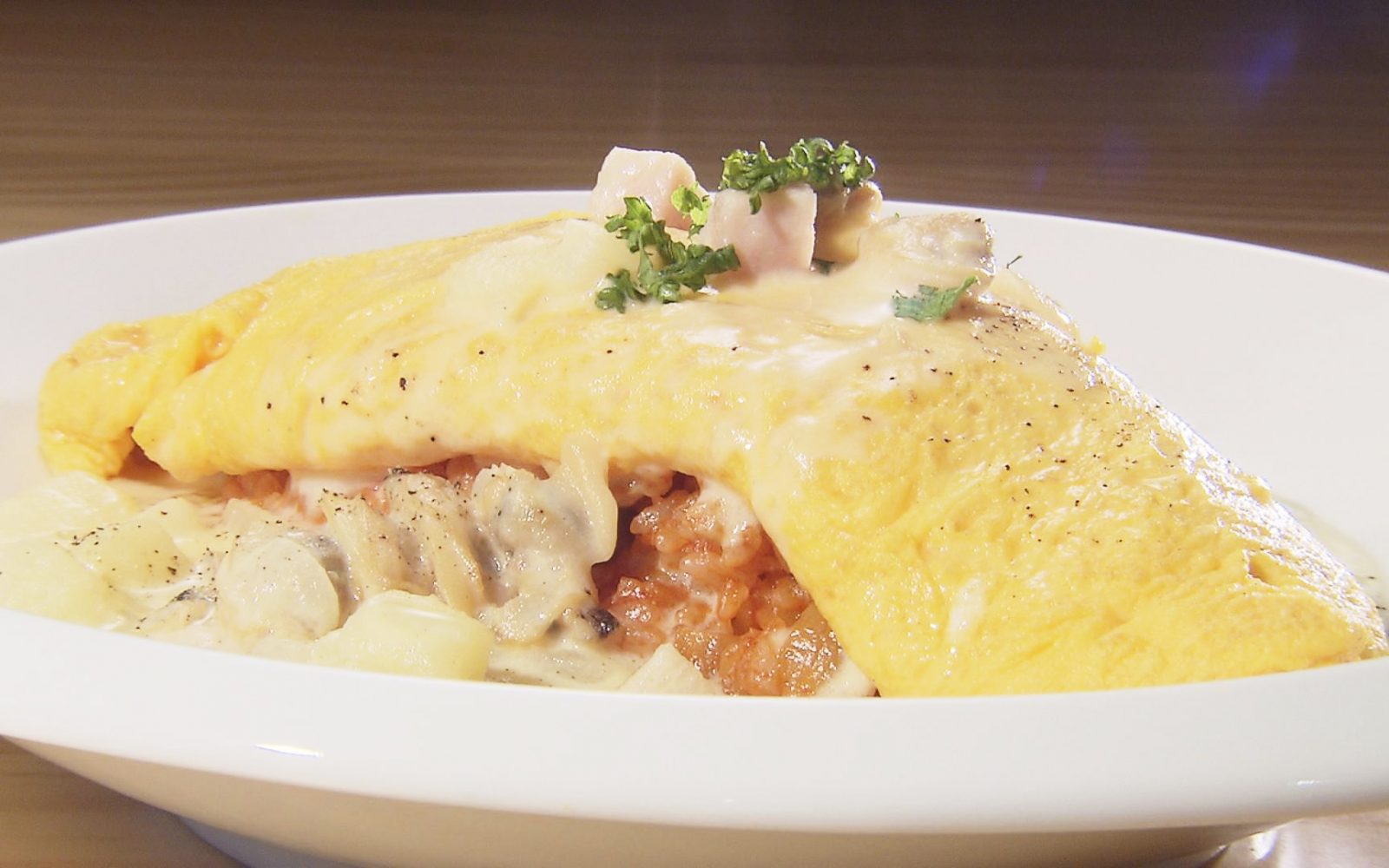 濃厚クリーミー！「クラムチャウダーオムライス」