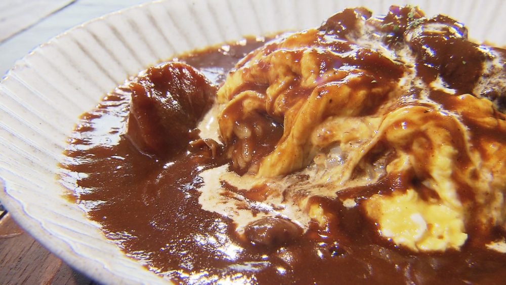 ふわとろたまごにビーフシチュー「オムシチュー」