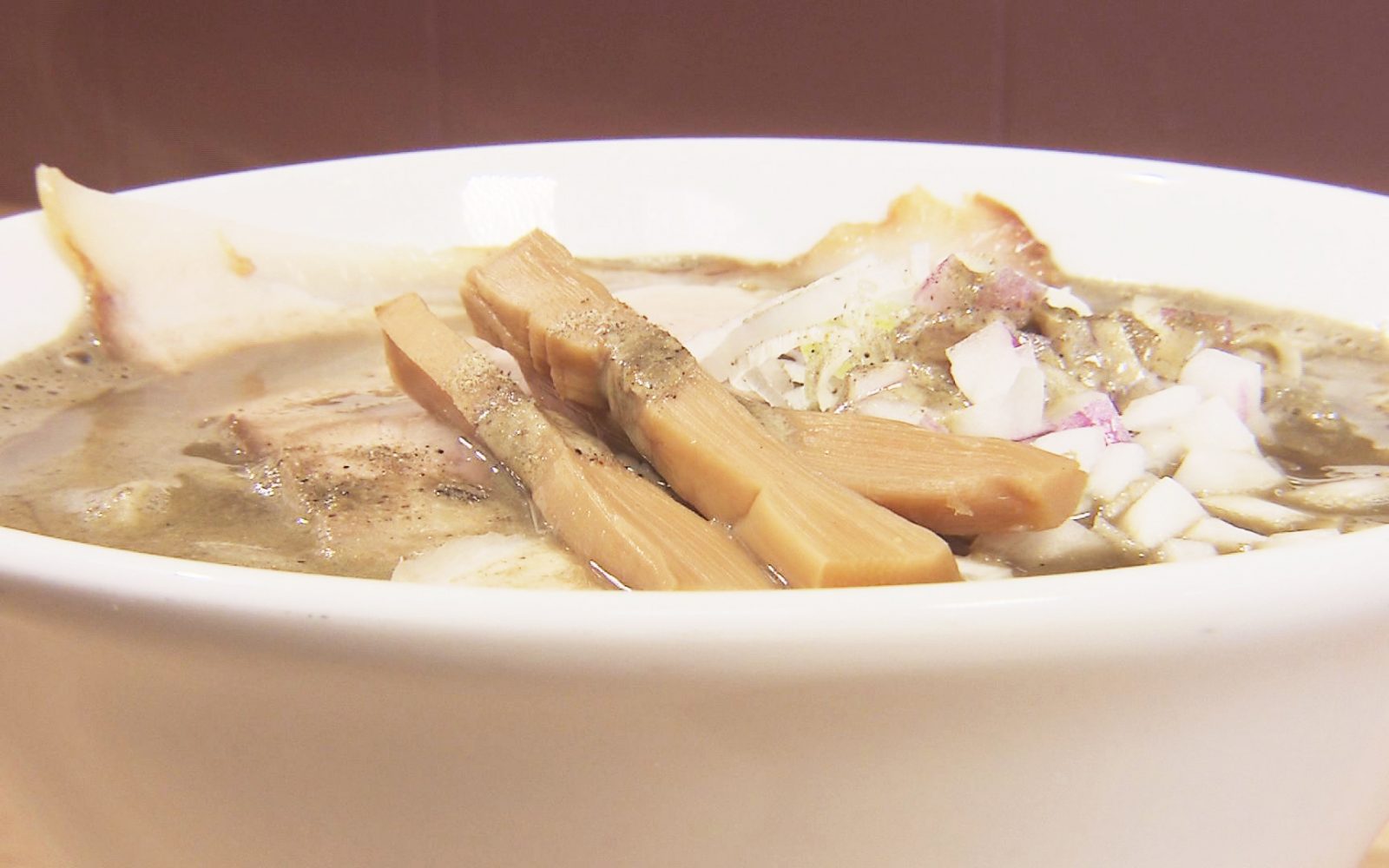 コクのある深いダシ！煮干しのうま味「濃厚煮干そば」