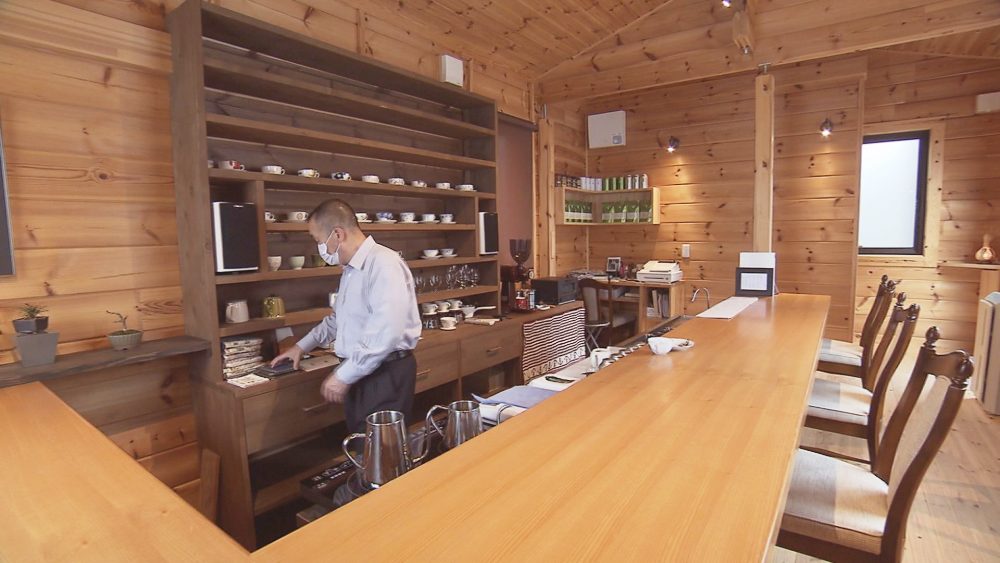 ログハウスな店内