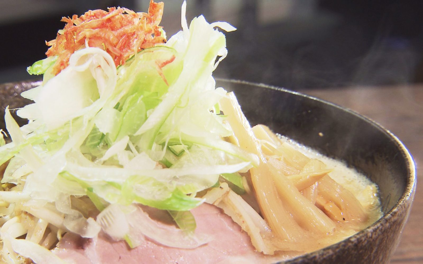 トロトロの豚骨味噌スープ「熟成津軽みそ」