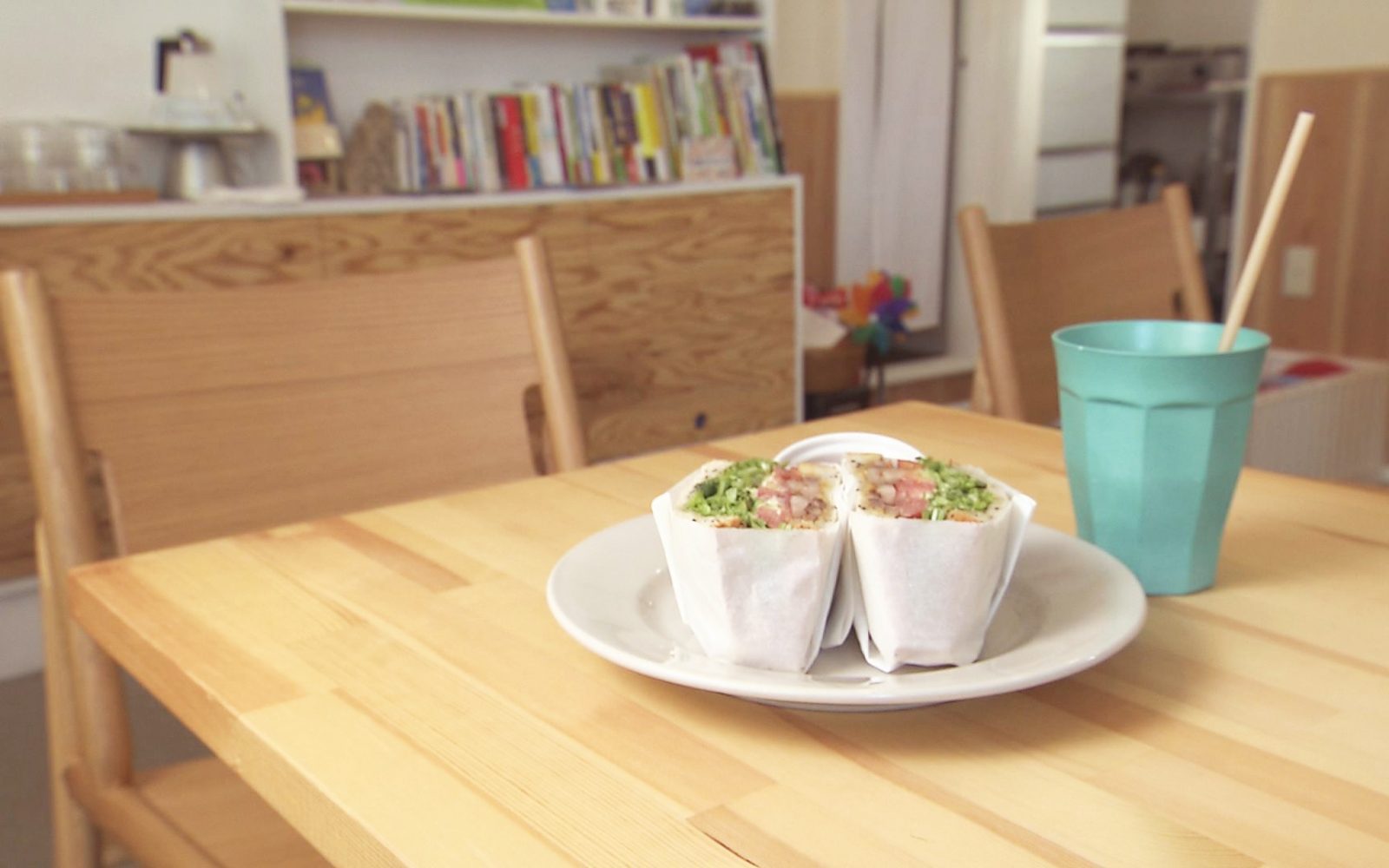 ベーコンの旨味たっぷり「自家製ベーコンサンドウィッチ」