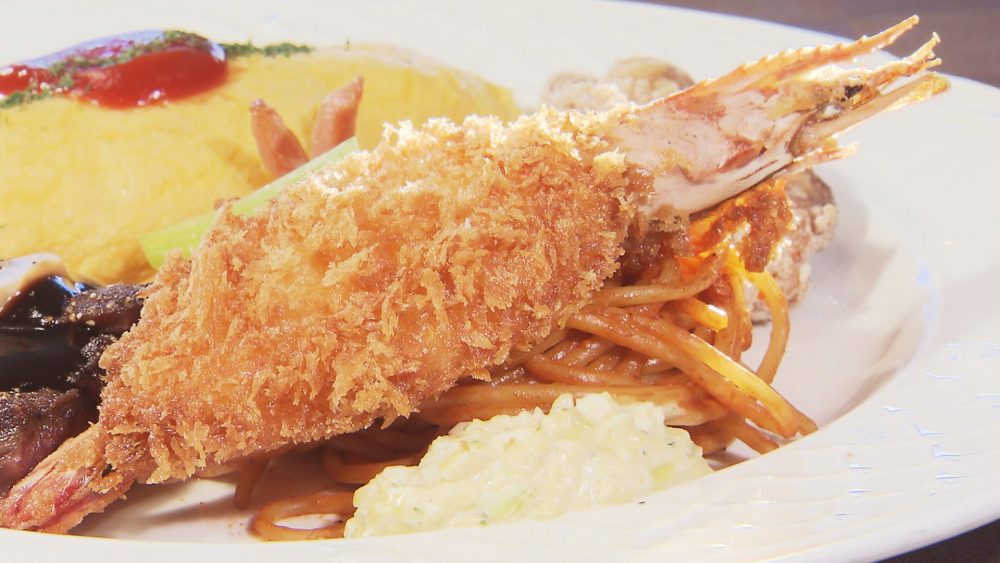 大きなエビフライも！