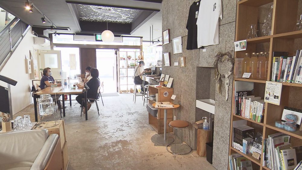 カフェ「弘前ORANDO」の２階