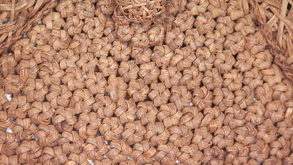 かわいらしい花編みも