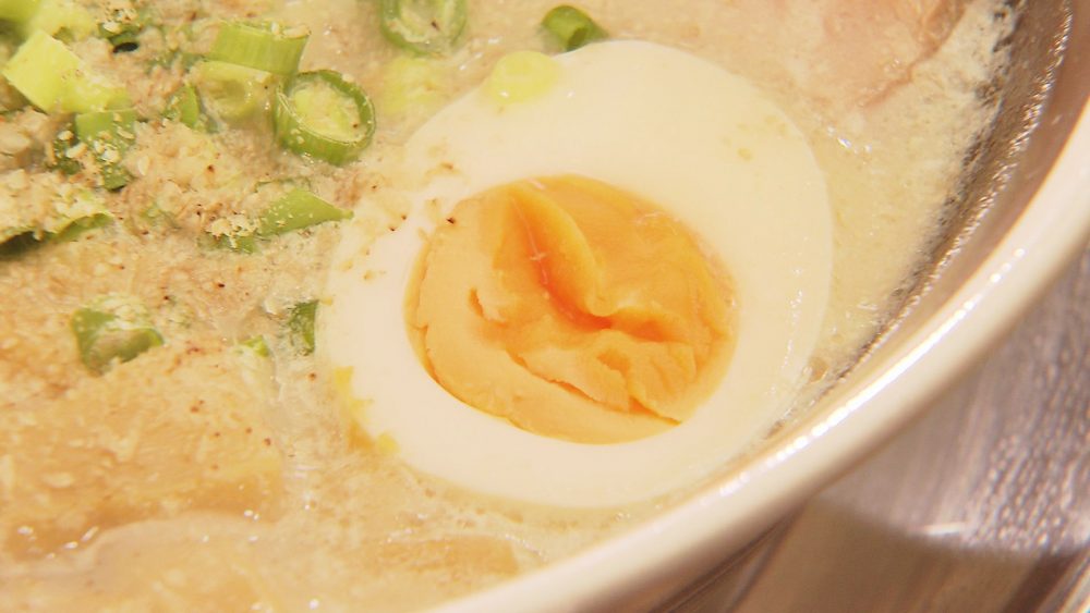 ローストのチャーシューに味玉も