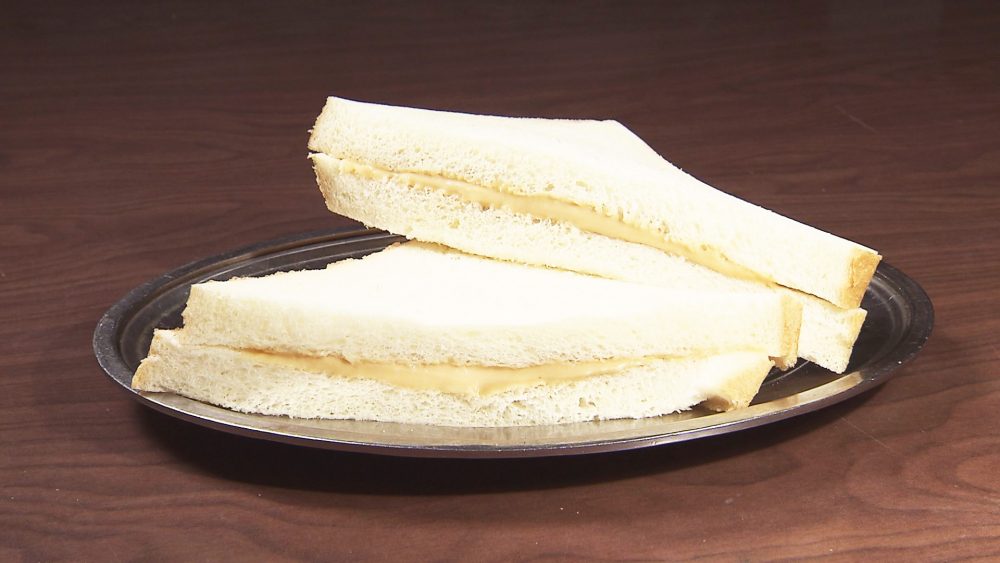 名物「ピーナッツサンド」