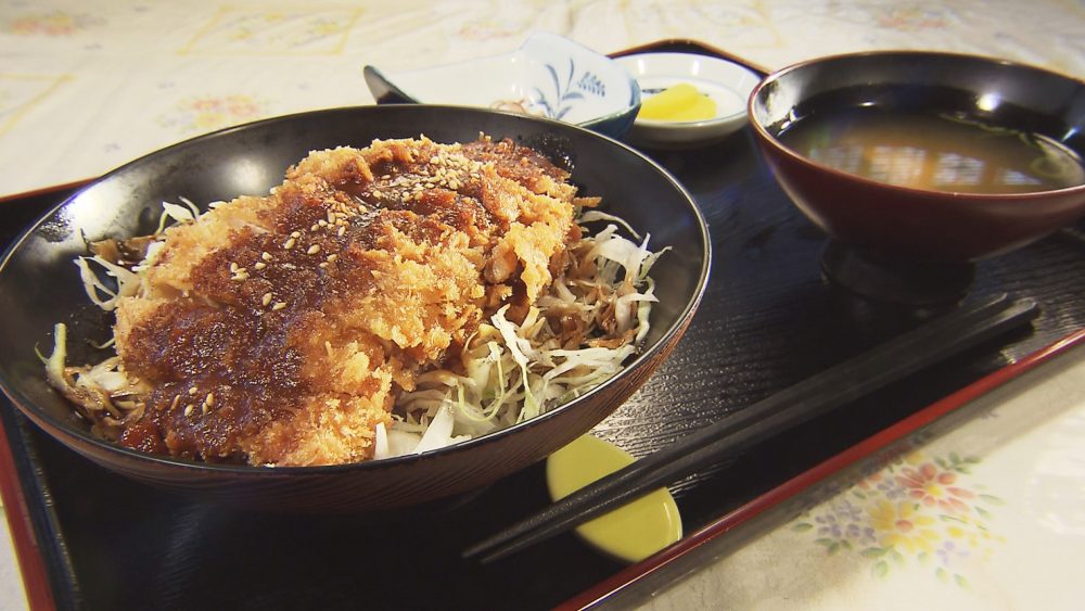 ソースの香りが食欲そそる！「ソースカツ丼」
