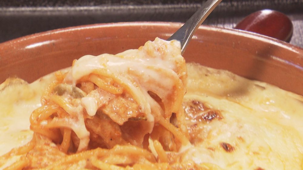 赤＆白ソースのハーモニー！人気洋食が一皿に「ナポリタングラタン」
