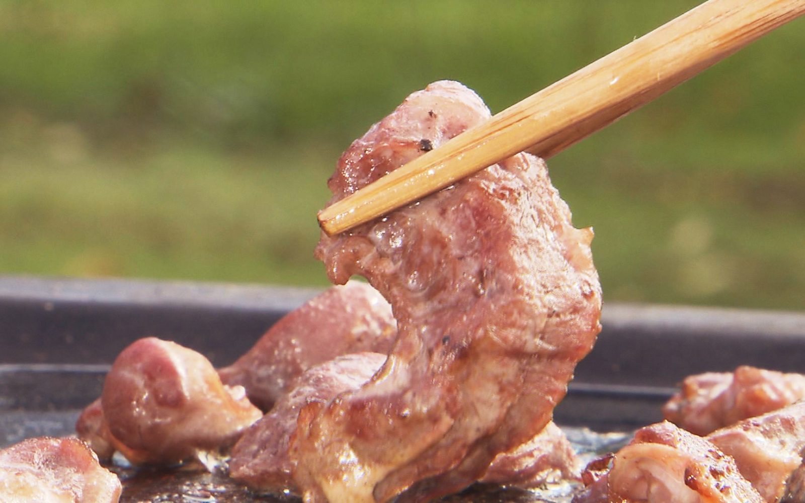 リピーター多数！豚のホルモンお持ち帰り専門店