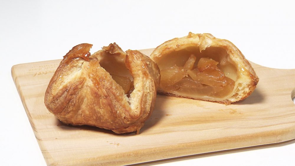 こだわって丁寧に「窯出しアップルパイ」