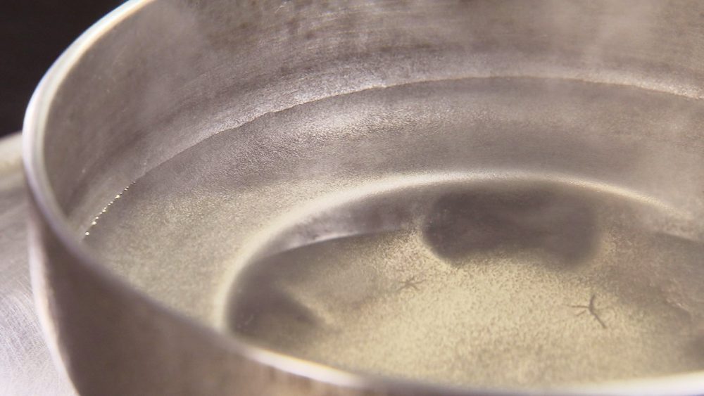 兜のような形のお鍋