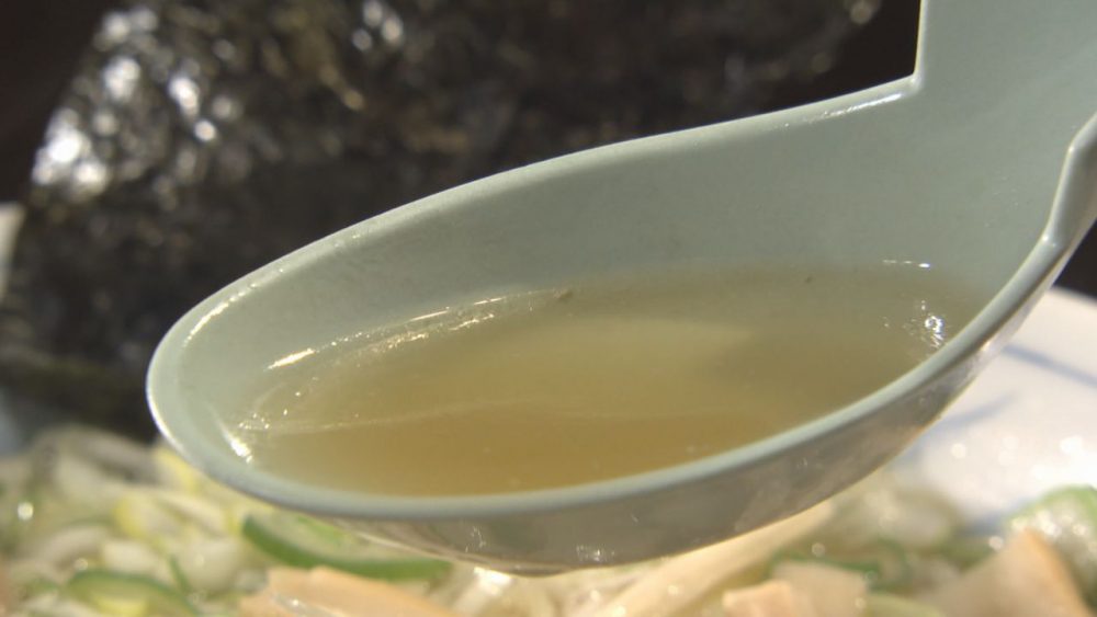 昆布の旨みがきいた上品なスープ