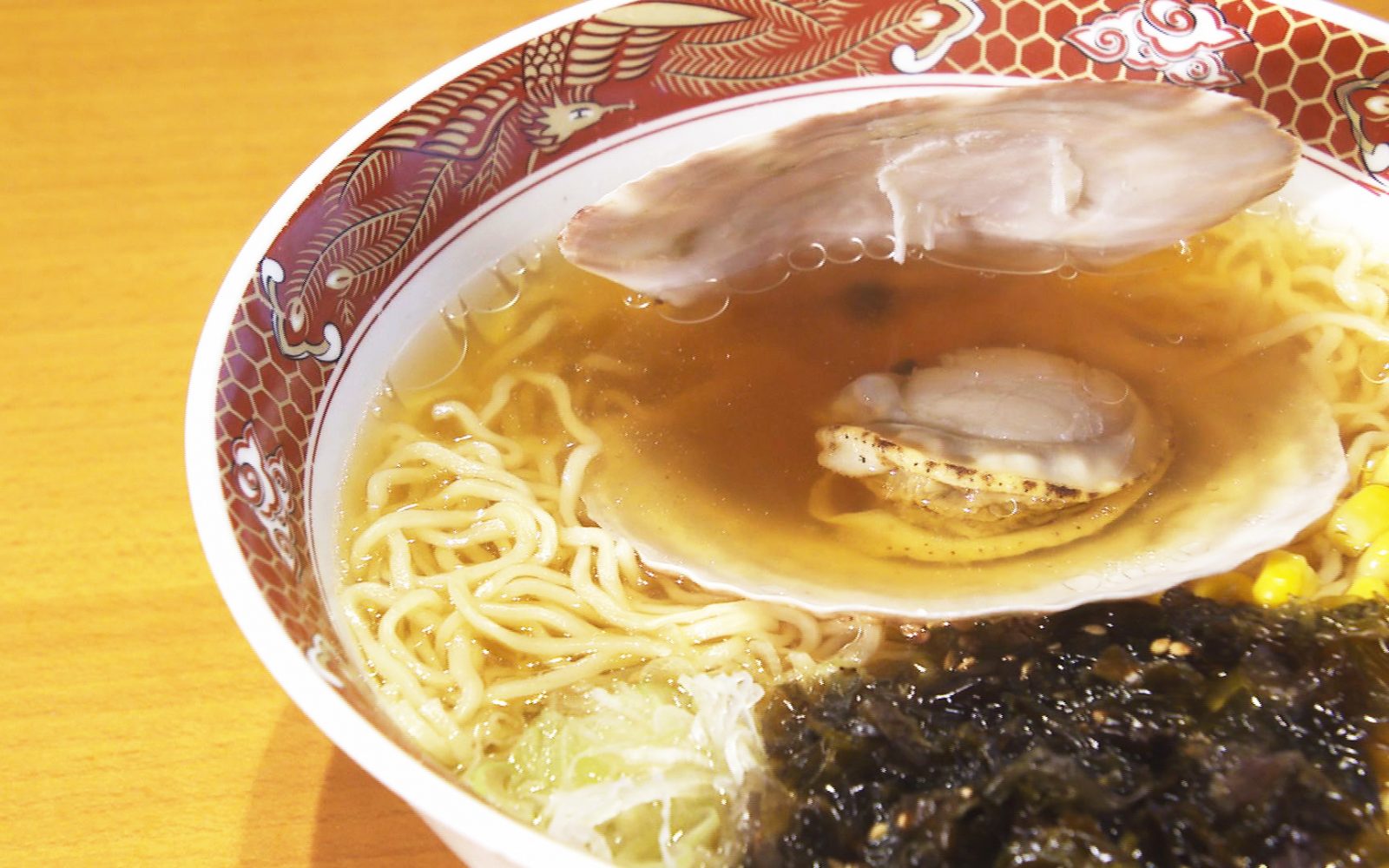 インパクト大！ホタテの旨みが凝縮したラーメン