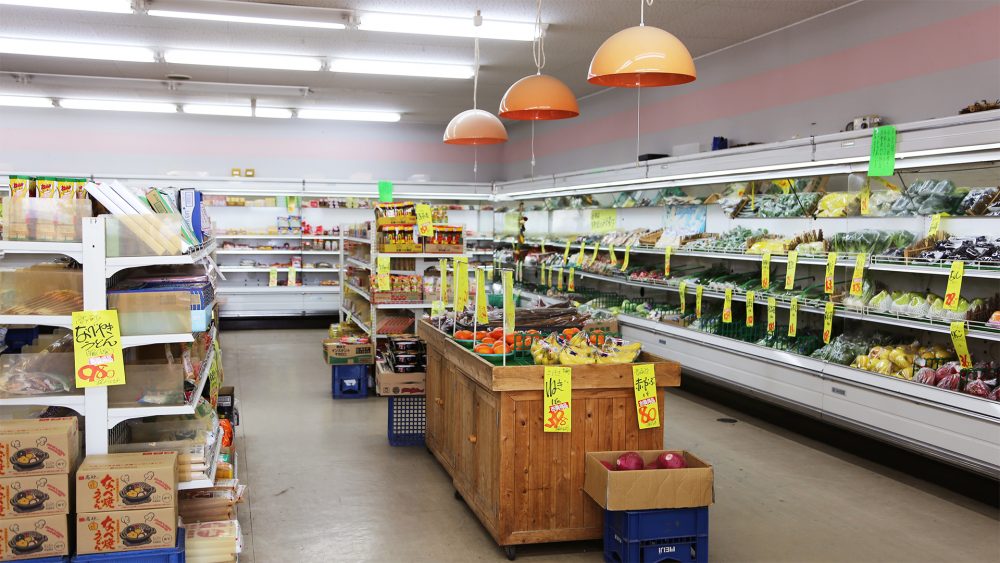スーパーに食堂が併設