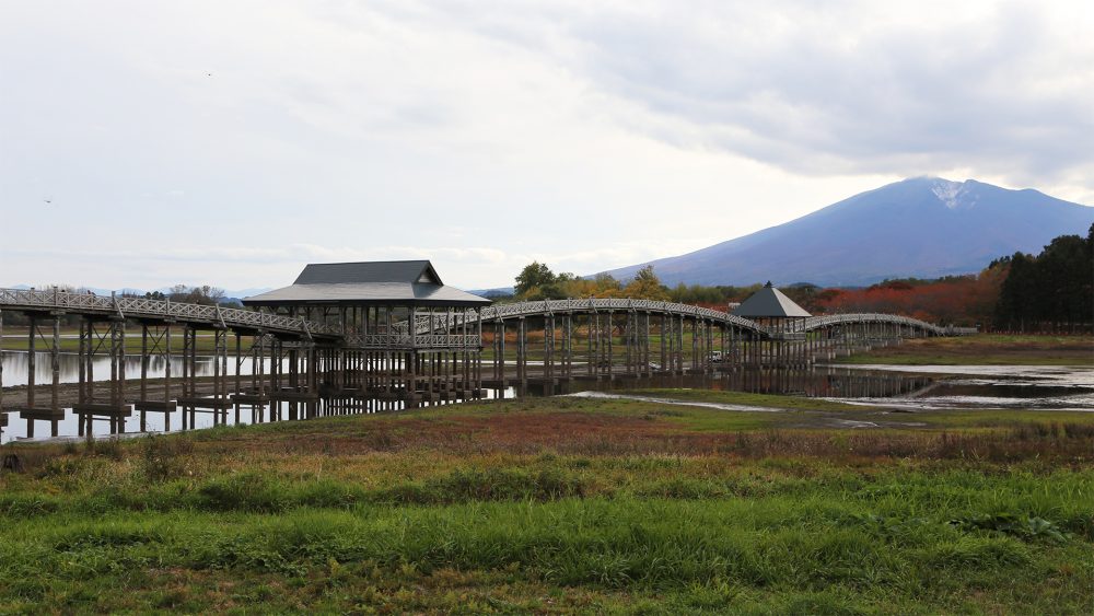 絶景スポット！日本一長い木造三連太鼓橋