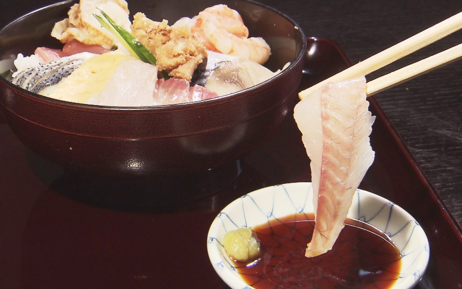 ローカルスーパーで食べられる！仰天の海鮮ちらし