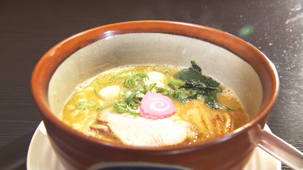 優しい味噌の味わいにスパイスが「七戸Miso」